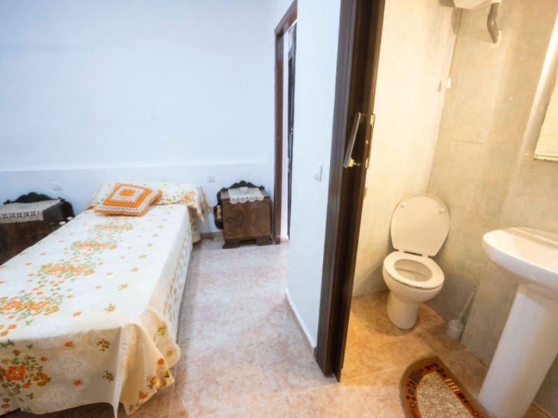 5 soveværelse Byhus til salg i Alhama de Granada med garage - € 124.000 (Ref: 8760313)