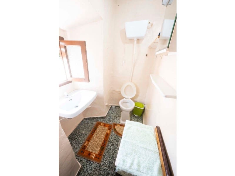 5 soveværelse Byhus til salg i Alhama de Granada med garage - € 124.000 (Ref: 8760313)