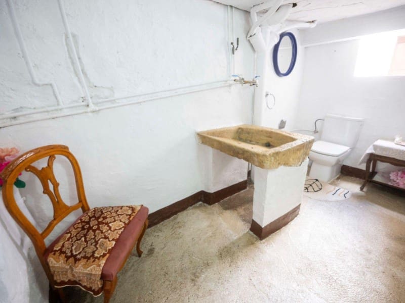 5 soveværelse Byhus til salg i Alhama de Granada med garage - € 124.000 (Ref: 8760313)