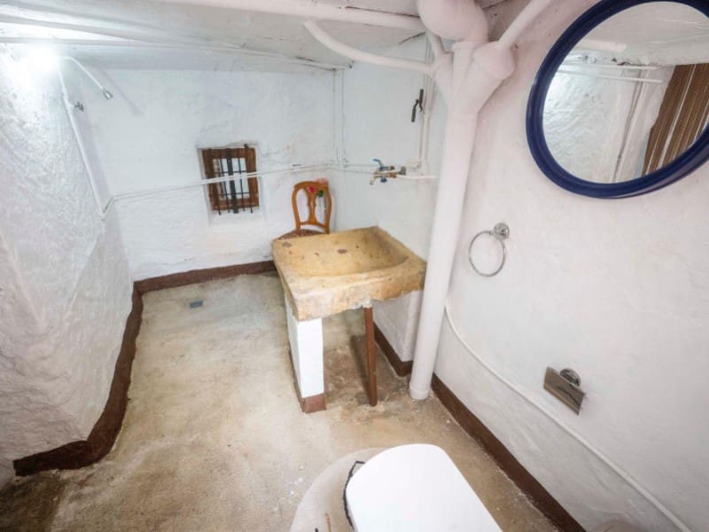 5 soveværelse Byhus til salg i Alhama de Granada med garage - € 124.000 (Ref: 8760313)