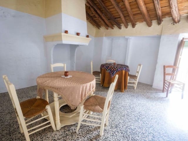 5 soveværelse Byhus til salg i Alhama de Granada med garage - € 124.000 (Ref: 8760313)