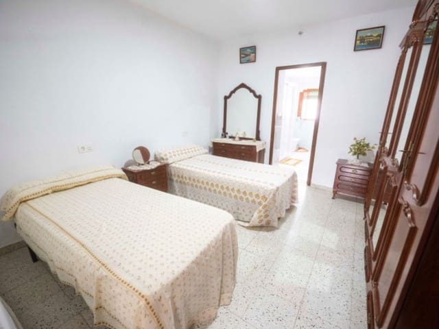 5 soveværelse Byhus til salg i Alhama de Granada med garage - € 124.000 (Ref: 8760313)