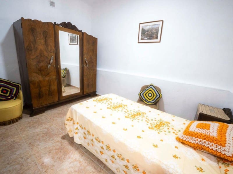 5 soveværelse Byhus til salg i Alhama de Granada med garage - € 124.000 (Ref: 8760313)