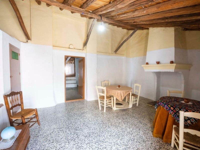 5 soveværelse Byhus til salg i Alhama de Granada med garage - € 124.000 (Ref: 8760313)