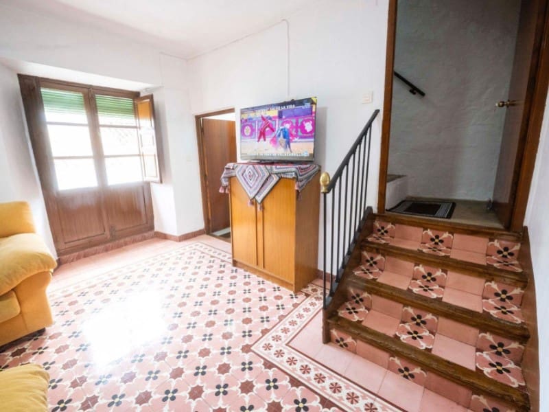 5 soveværelse Byhus til salg i Alhama de Granada med garage - € 124.000 (Ref: 8760313)