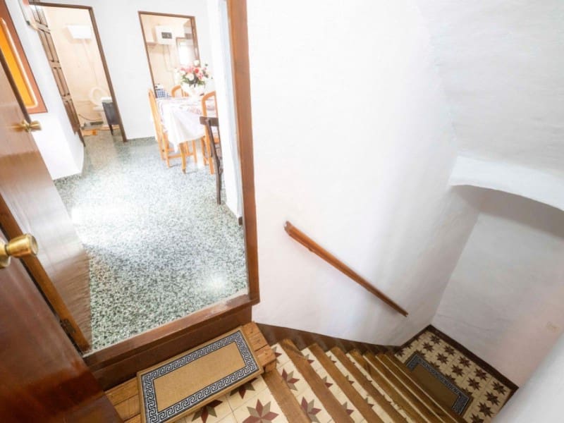 5 soveværelse Byhus til salg i Alhama de Granada med garage - € 124.000 (Ref: 8760313)