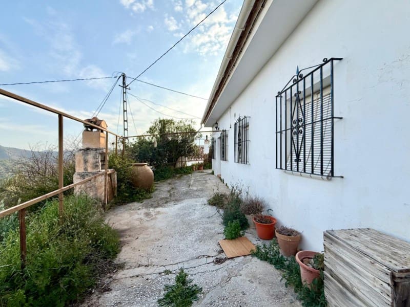 4 soveværelse Finca/Landehus til salg i Comares - € 149.900 (Ref: 8836867)