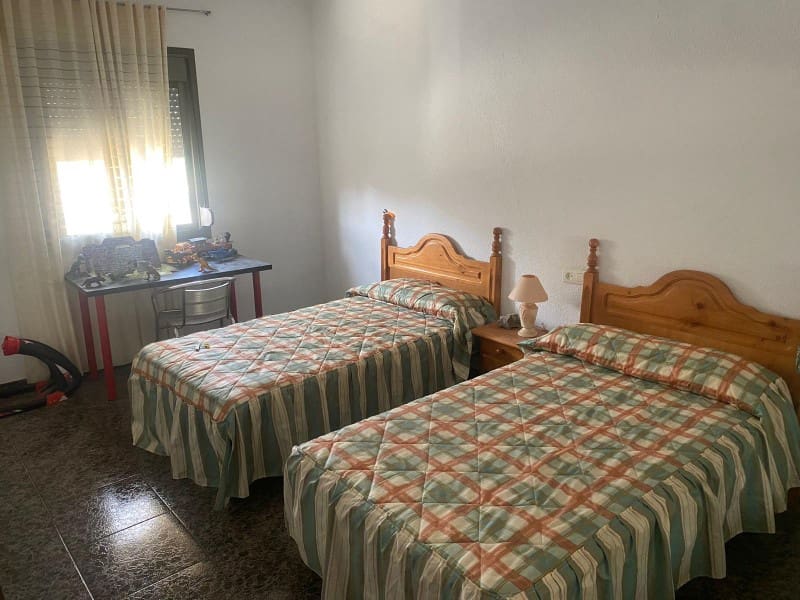 6 soveværelse Byhus til salg i Canillas de Aceituno med garage - € 133.000 (Ref: 8869958)