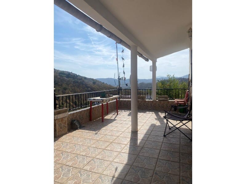 6 soveværelse Byhus til salg i Canillas de Aceituno med garage - € 133.000 (Ref: 8869958)