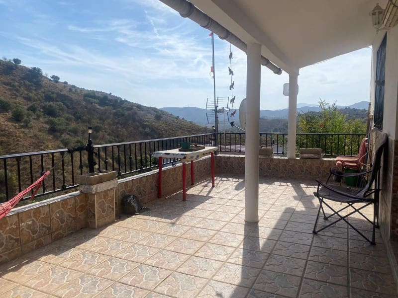 6 soveværelse Byhus til salg i Canillas de Aceituno med garage - € 133.000 (Ref: 8869958)