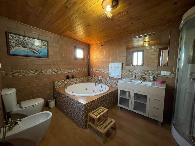 3 soveværelse Finca/Landehus til salg i Nerja med swimmingpool garage - € 549.000 (Ref: 8921587)