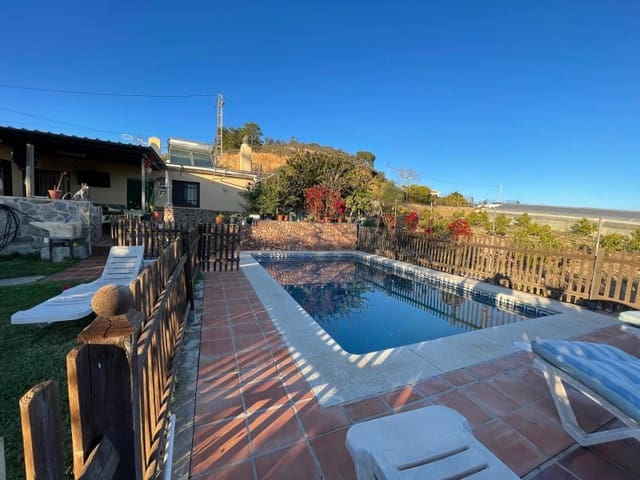 3 camera da letto Finca/Casa di Campagna in vendita in Avda Pescia - Ctra de Frigiliana, Nerja con piscina garage - 549.000 € (Rif: 8921587)