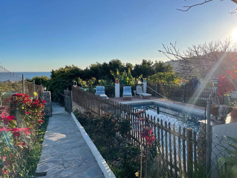 3 soveværelse Finca/Landehus til salg i Nerja med swimmingpool garage - € 549.000 (Ref: 8921587)