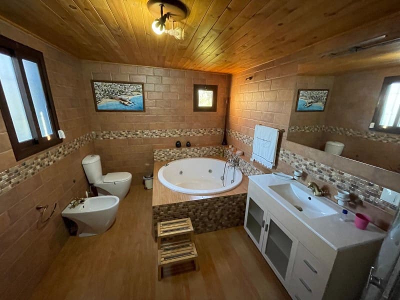 3 soveværelse Finca/Landehus til salg i Nerja med swimmingpool garage - € 549.000 (Ref: 8921587)