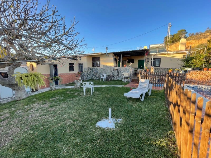 3 soveværelse Finca/Landehus til salg i Nerja med swimmingpool garage - € 549.000 (Ref: 8921587)