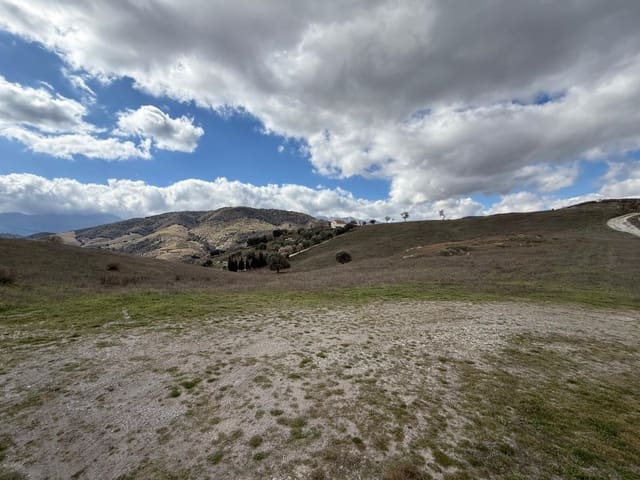 Grunde uden byggetilladelser til salg i Alhama de Granada - € 29.000 (Ref: 8926874)