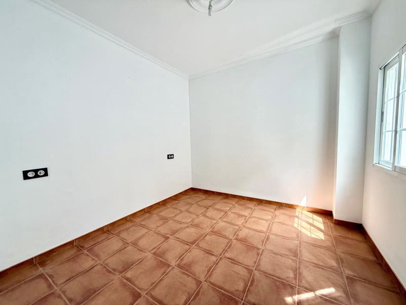 5 soveværelse Byhus til salg i Alhama de Granada - € 150.000 (Ref: 9081955)