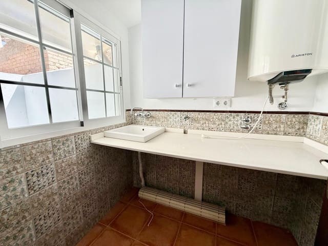 5 soveværelse Byhus til salg i Alhama de Granada - € 150.000 (Ref: 9081955)