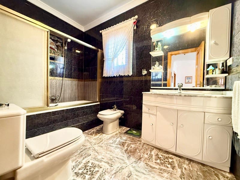 3 soveværelse Byhus til salg i Lagos med garage - € 428.900 (Ref: 9081957)