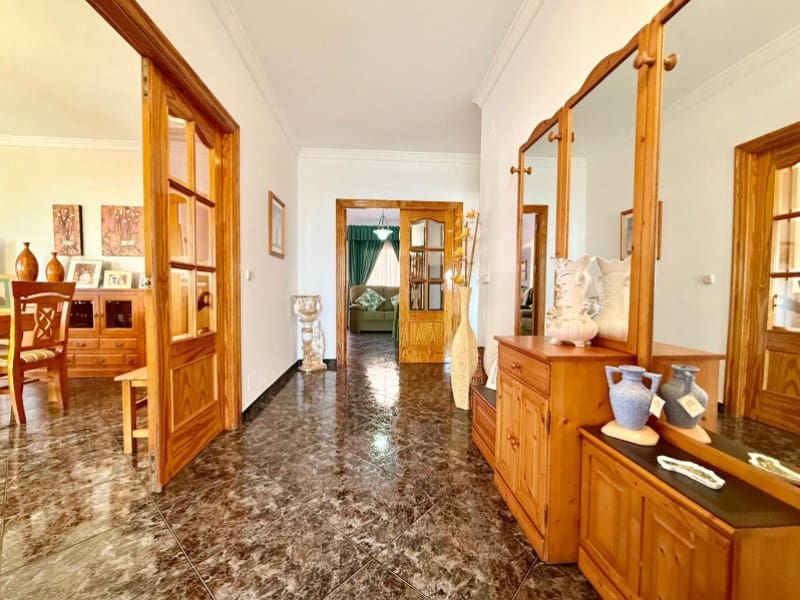 3 soveværelse Byhus til salg i Lagos med garage - € 428.900 (Ref: 9081957)