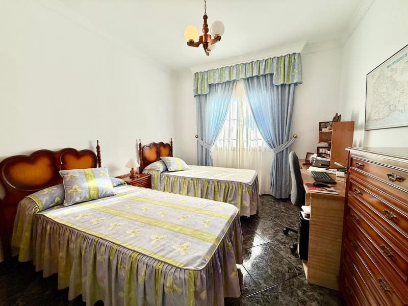 3 soveværelse Byhus til salg i Lagos med garage - € 428.900 (Ref: 9081957)