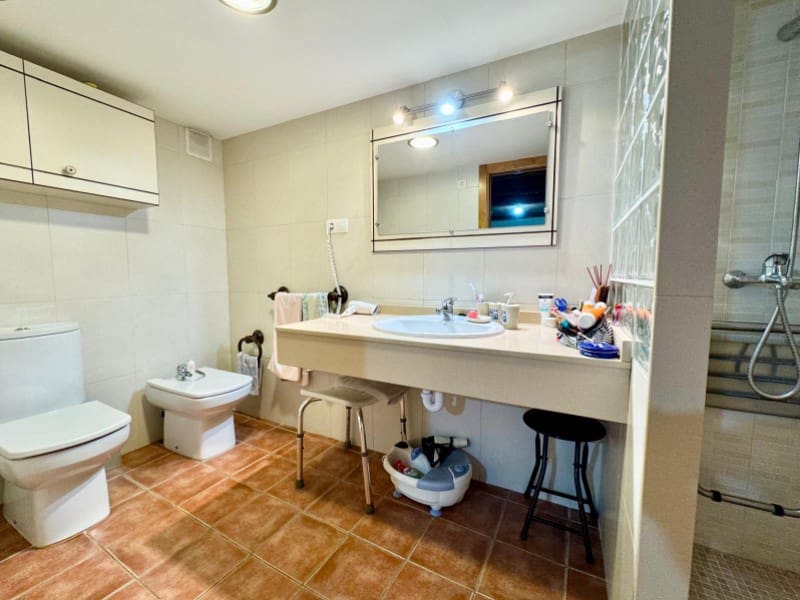 5 soveværelse Byhus til salg i Alhama de Granada - € 110.000 (Ref: 9114338)