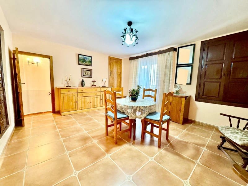 5 soveværelse Byhus til salg i Alhama de Granada - € 110.000 (Ref: 9114338)