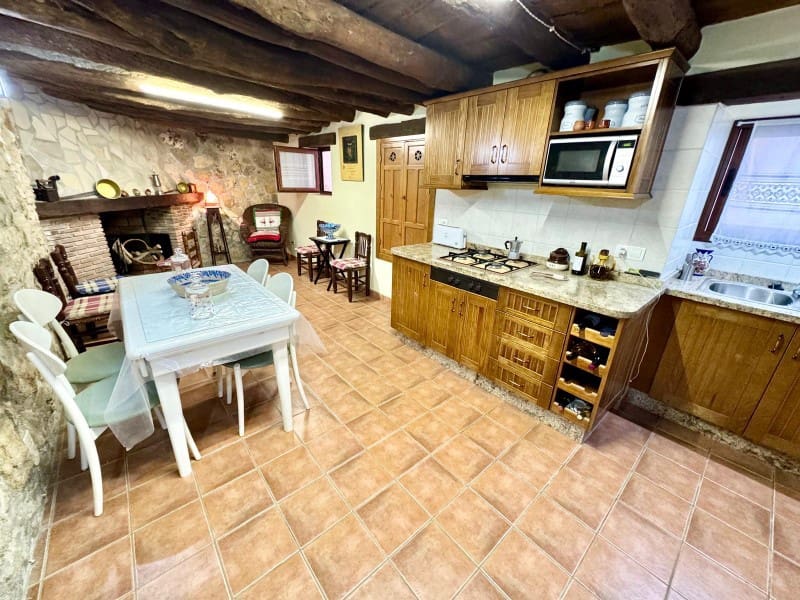 5 soveværelse Byhus til salg i Alhama de Granada - € 110.000 (Ref: 9114338)