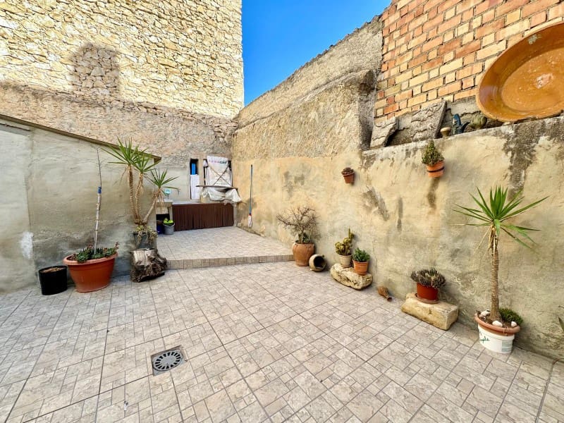 5 soveværelse Byhus til salg i Alhama de Granada - € 110.000 (Ref: 9114338)