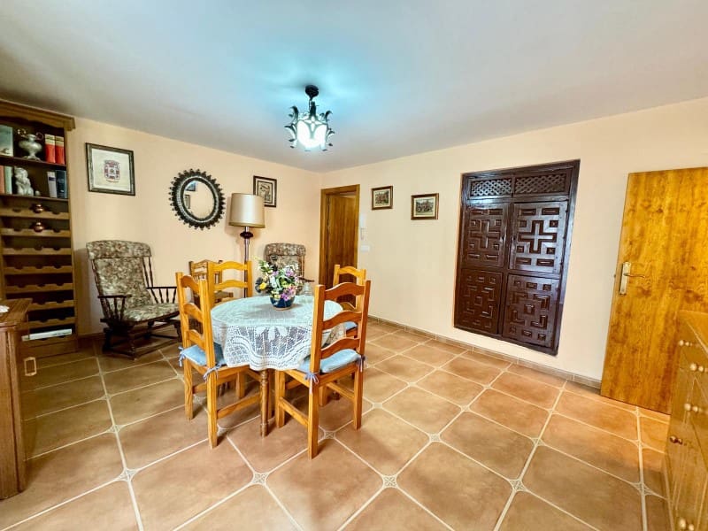 5 soveværelse Byhus til salg i Alhama de Granada - € 110.000 (Ref: 9114338)