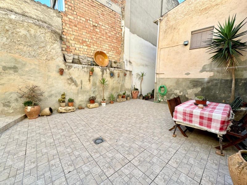 5 soveværelse Byhus til salg i Alhama de Granada - € 110.000 (Ref: 9114338)