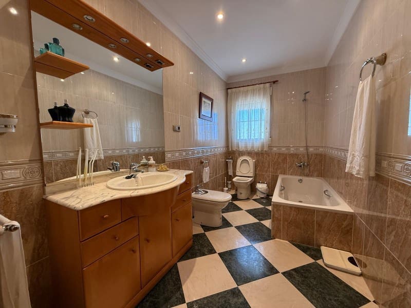 4 soverom Hus til salgs i Zafarraya med garasje - € 220 000 (Ref: 9129940)