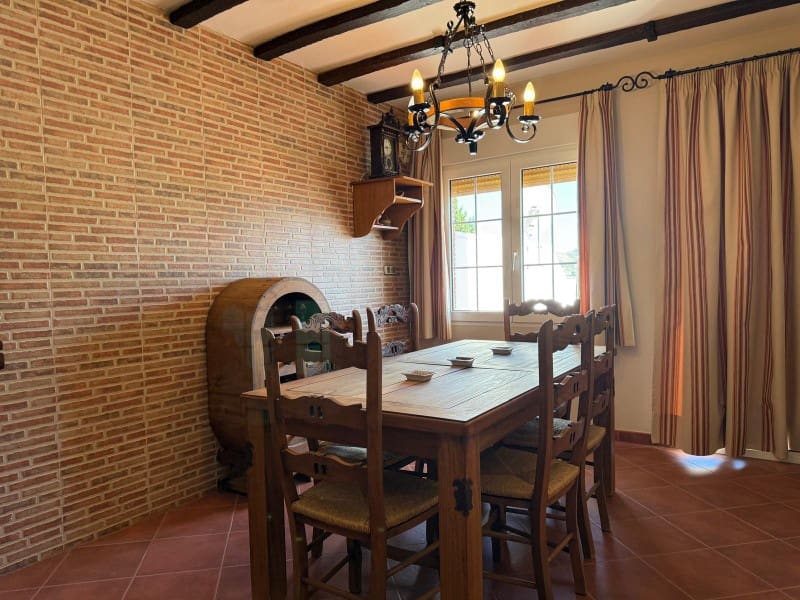 4 soverom Hus til salgs i Zafarraya med garasje - € 220 000 (Ref: 9129940)