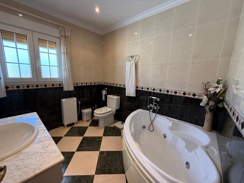 4 soverom Hus til salgs i Zafarraya med garasje - € 220 000 (Ref: 9129940)