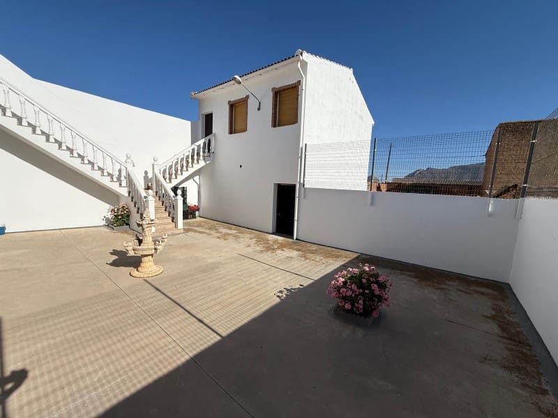 4 soverom Hus til salgs i Zafarraya med garasje - € 220 000 (Ref: 9129940)