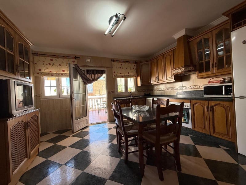 4 soverom Hus til salgs i Zafarraya med garasje - € 220 000 (Ref: 9129940)