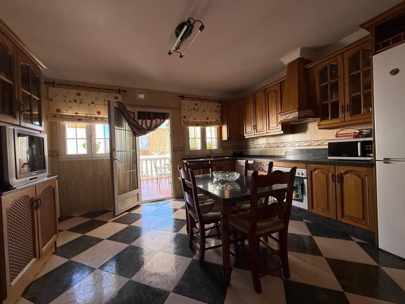 4 soverom Hus til salgs i Zafarraya med garasje - € 220 000 (Ref: 9129940)