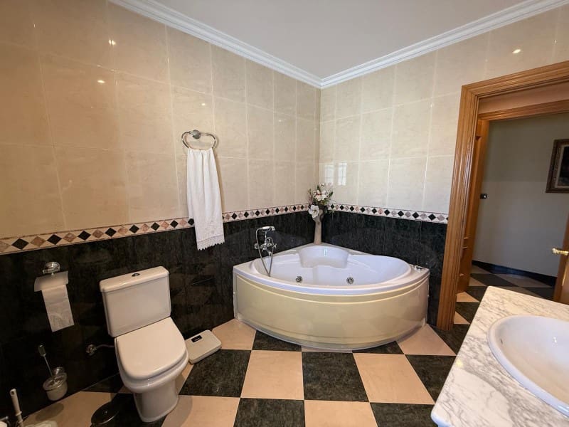 4 soverom Hus til salgs i Zafarraya med garasje - € 220 000 (Ref: 9129940)