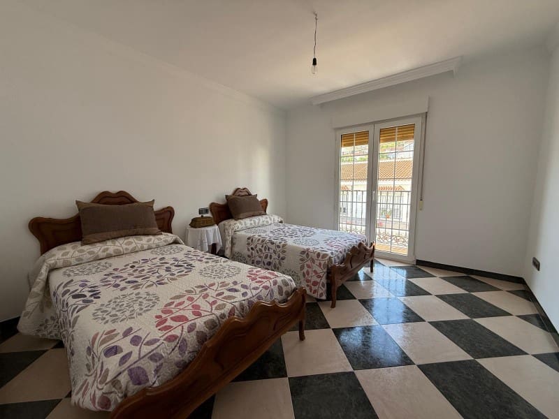 4 soverom Hus til salgs i Zafarraya med garasje - € 220 000 (Ref: 9129940)