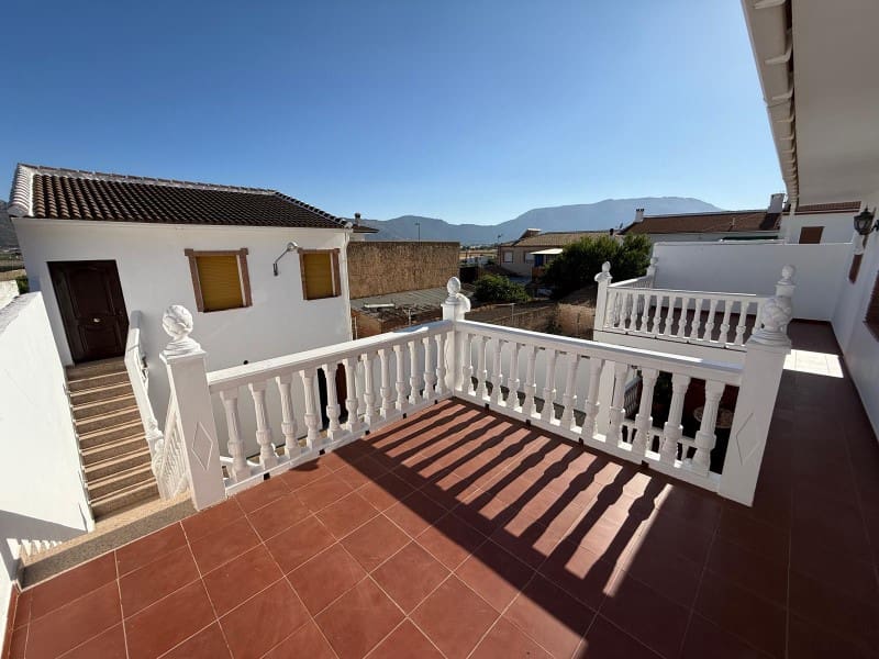 4 soverom Hus til salgs i Zafarraya med garasje - € 220 000 (Ref: 9129940)