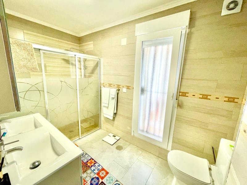 3 soveværelse Villa til salg i Torrox-Costa med garage - € 320.000 (Ref: 9131896)