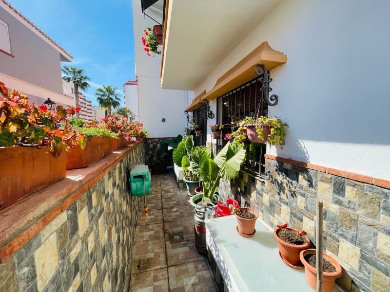 3 soveværelse Villa til salg i Torrox-Costa med garage - € 320.000 (Ref: 9131896)