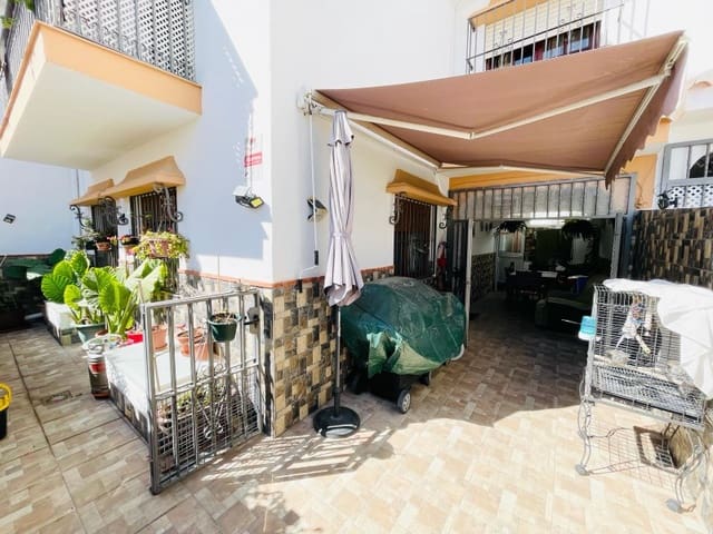 3 sypialnia Willa na sprzedaż w Urbanización Santa Rosa, Torrox z garażem - 320 000 € (Ref: 9131896)