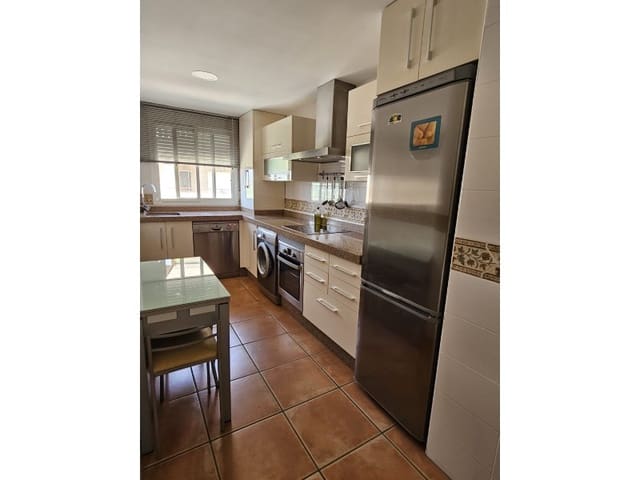 3 soverom Leilighet til leie i Vélez-Málaga - € 980 (Ref: 9200771)