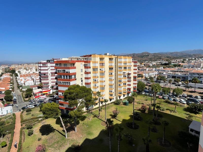 2 slaapkamer Flat te koop in Torrox-Costa met zwembad - € 315.000 (Ref: 9300984)