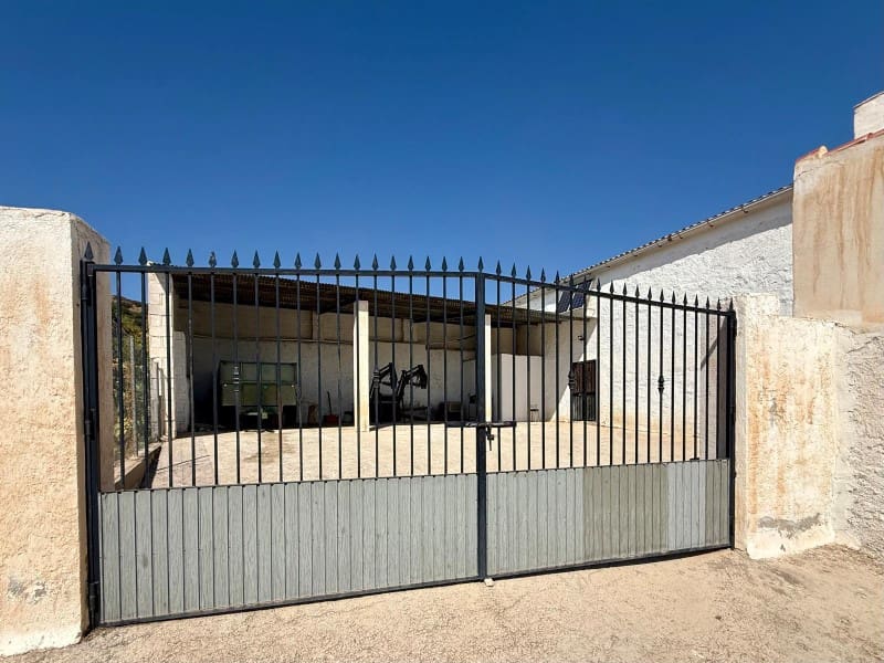 3 bedroom Finca/Country House for sale in Cacin with garage - € 139,000 (Ref: 9303398)