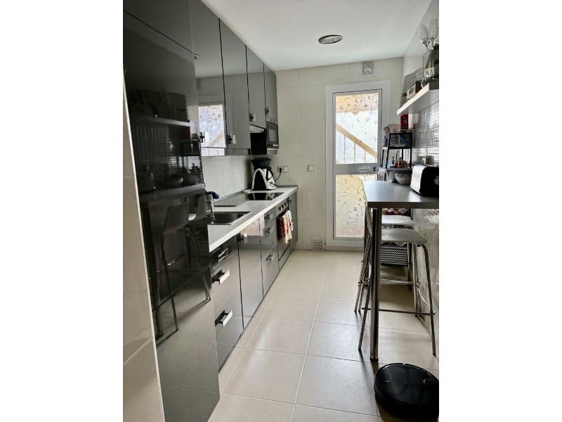 2 soverom Leilighet til salgs i Torrox med svømmebasseng garasje - € 240 000 (Ref: 9335378)