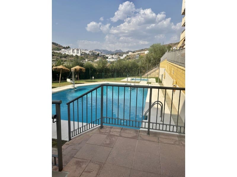 2 soverom Leilighet til salgs i Torrox med svømmebasseng garasje - € 240 000 (Ref: 9335378)