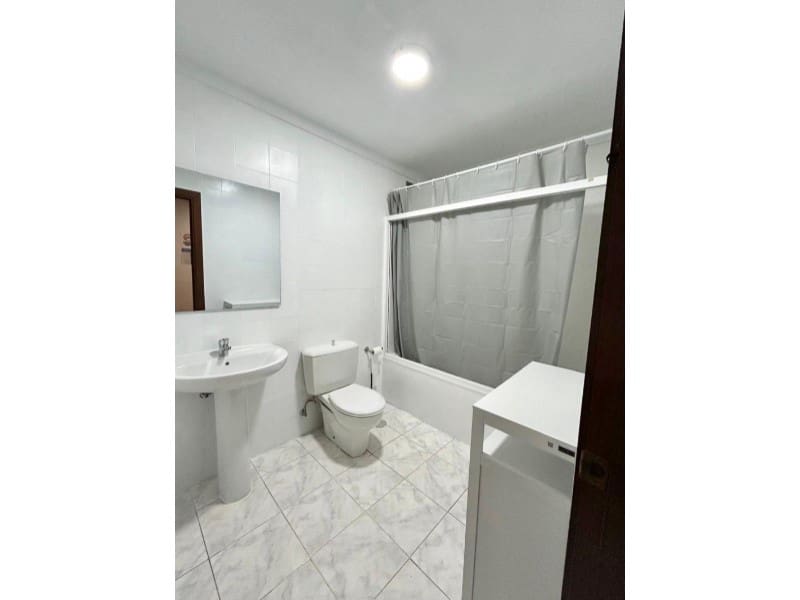 Piso de 2 habitaciones en Torrox-Costa en alquiler con piscina - 750 € (Ref: 9368864)