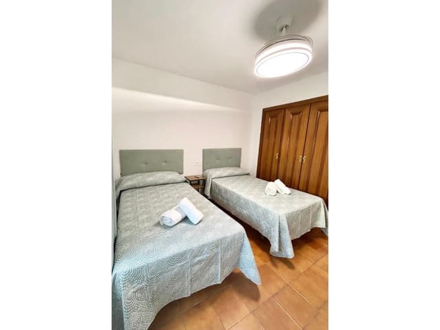 2 soverom Leilighet til leie i Laguna Beach, Torrox med svømmebasseng - € 750 (Ref: 9368864)